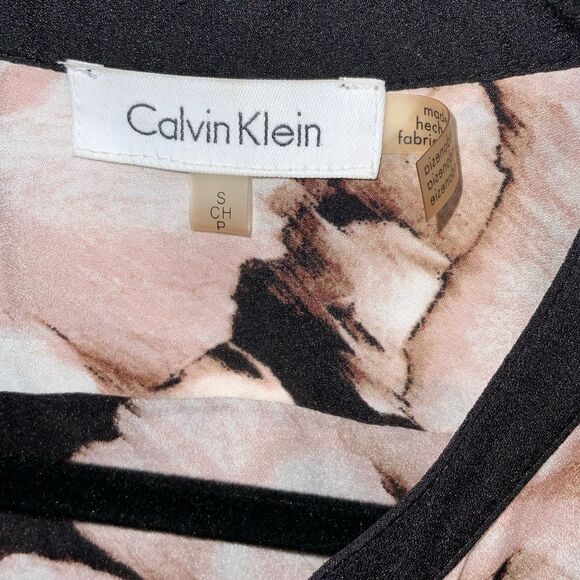 Calvin Klein Small Floral Top - Picture 4 of 6